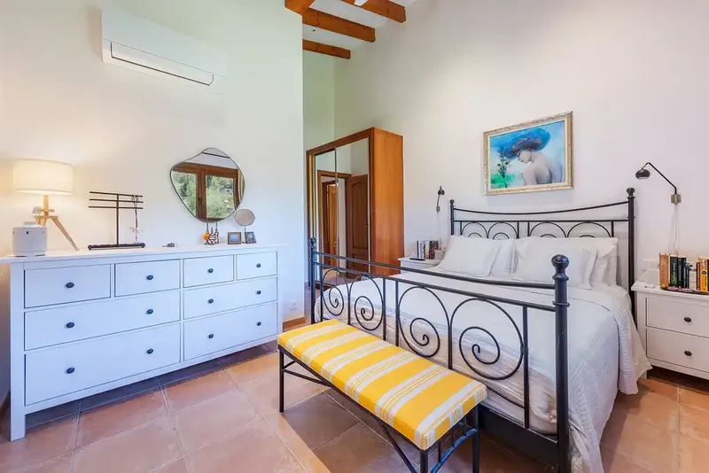 Located in the exclusive urbanization Crestatx, near Pollensa, this beautiful renovated villa combines contemporary design, energy efficiency — photo 12
