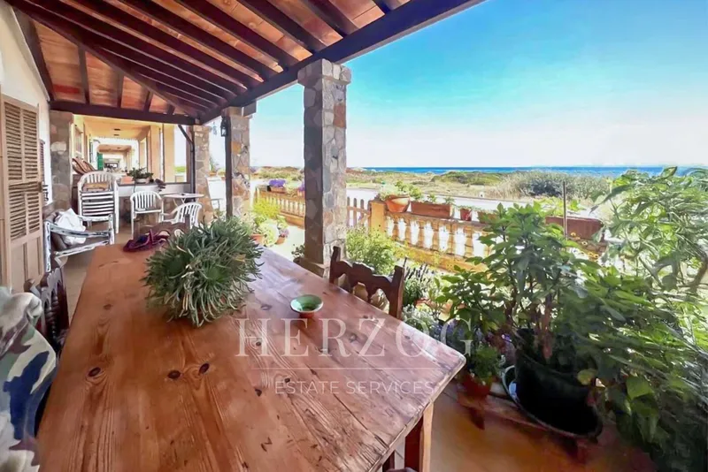 Townhouse in first sea line with sea view and expansion potential in Sa Rápita — photo 2