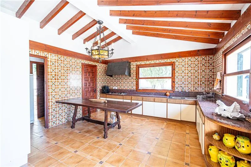 Finca on a plot of approx. 7,500 m² with swimming pool and mountain views — photo 4