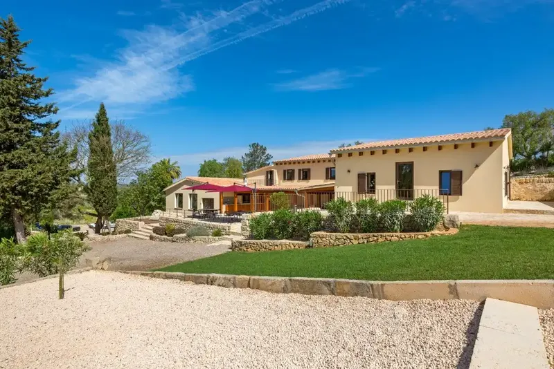 This unique and private estate is a truly wonderful opportunity to acquire your dream property in Mallorca. Situated within — photo 6