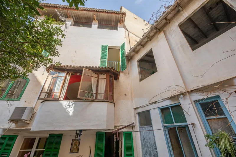 Large townhouse with courtyard and covered roof terrace in the heart of Sóller — photo 4