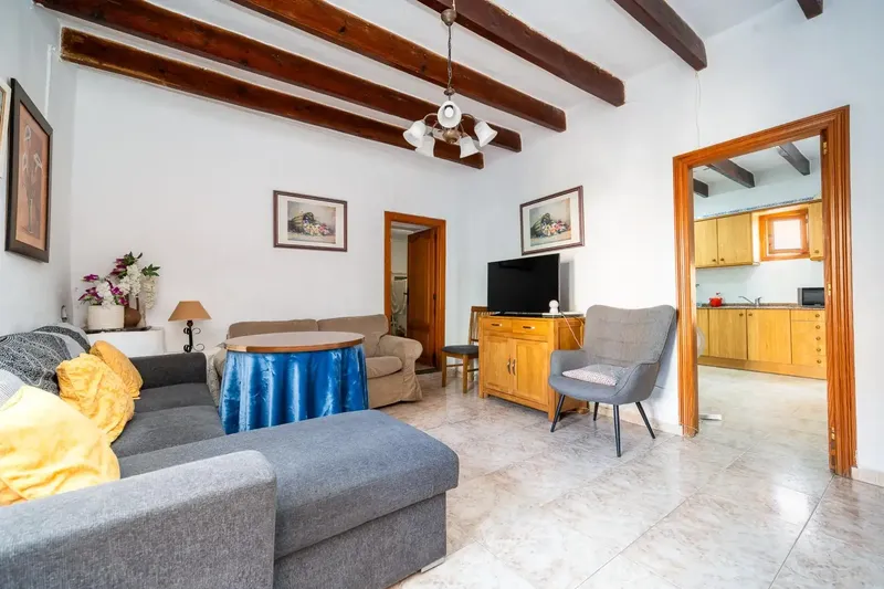 Magnificent townhouse for sale in Andratx Pueblo, a property that stands out for its spaciousness, brightness and for having an attractive outdoor space — photo 2