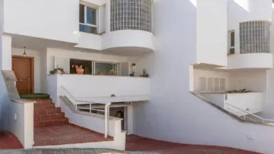 Townhouse on Carrer de Guatemala — photo 6