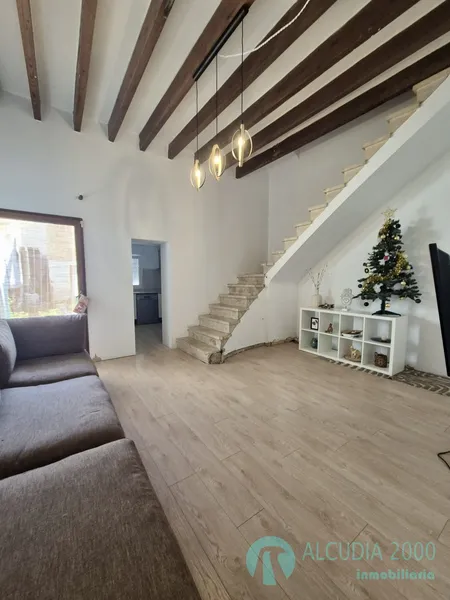 Town House — photo 1