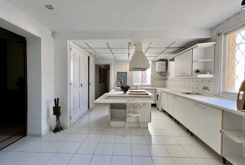 Apartment in a stately building in the old town of Palma — photo 9