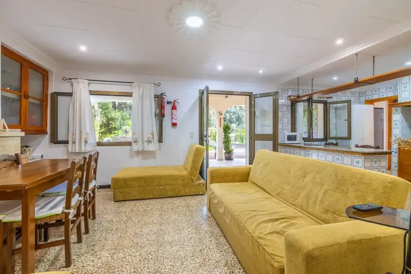 This villa for sale in Son Toni has a lot to offer, enjoying a convenient location with easy access to shops, golf course — photo 7