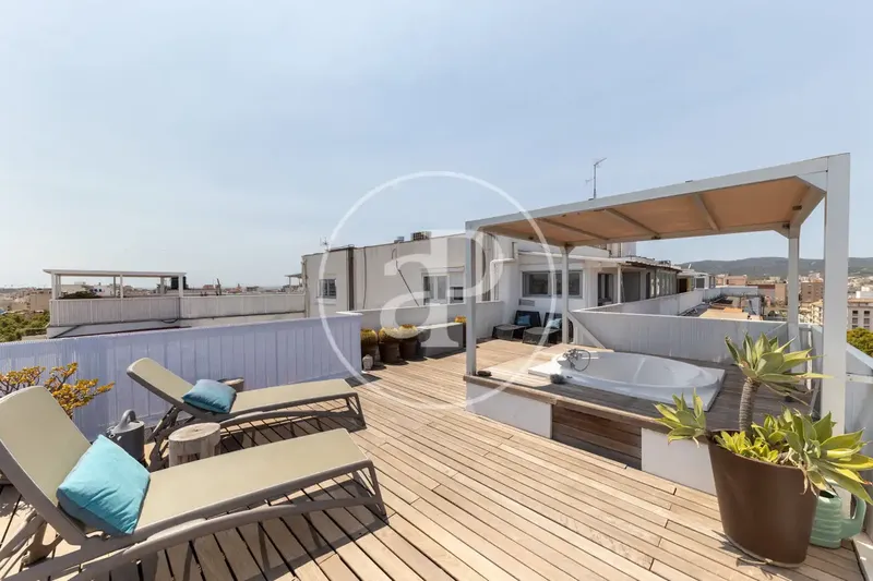 Designer penthouse with 120 m² of terraces and sea views for sale in S'Escorxador — photo 7