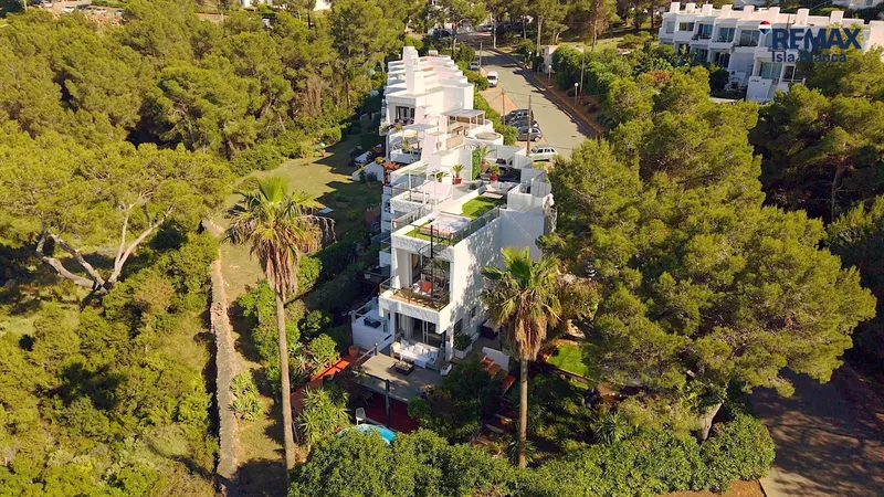 Coastal property with stunning sea views — photo 2
