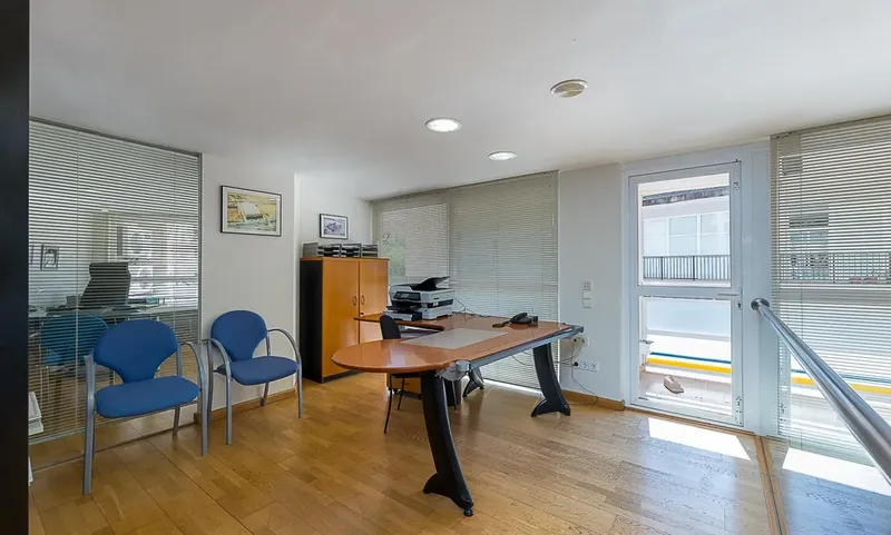 Large versatile and bright office in El Terreno — photo 4