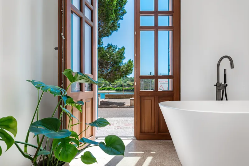 Live where the sea begins: renovated old town jewel in Porto Colom — photo 4