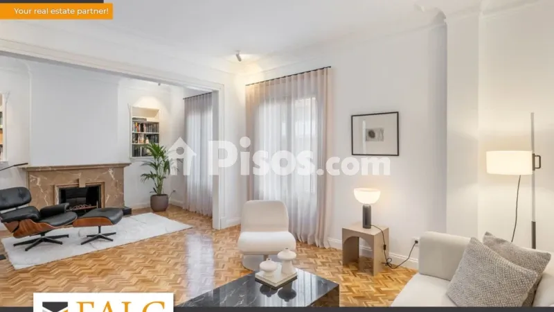 Apartment in La Llotja-Born — photo 2