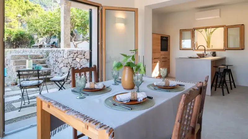 Spectacular recently renovated villa with sea views and pool — photo 6