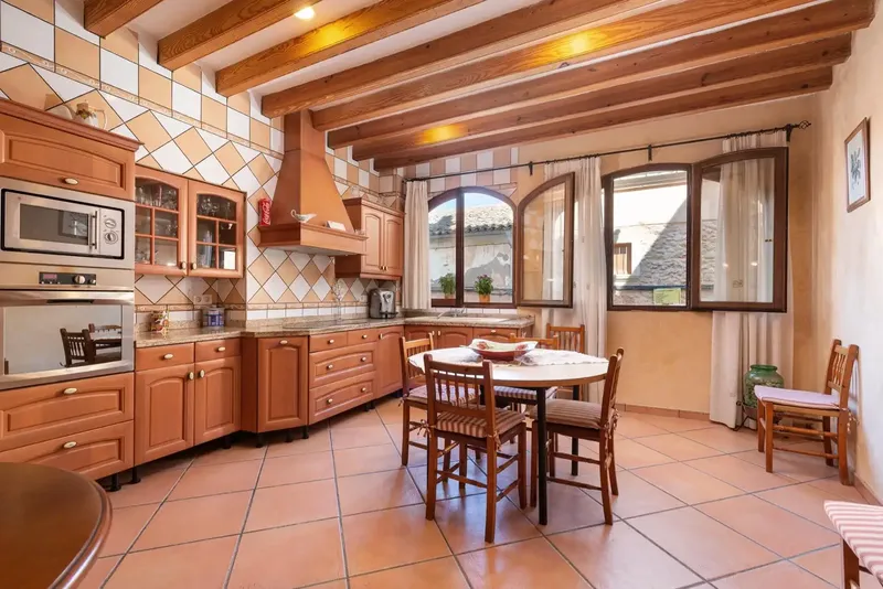 Majestic house for sale in the heart of Buger — photo 1