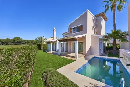 Villa as good as new in golf course residential complex Santa Ponsa — photo 1