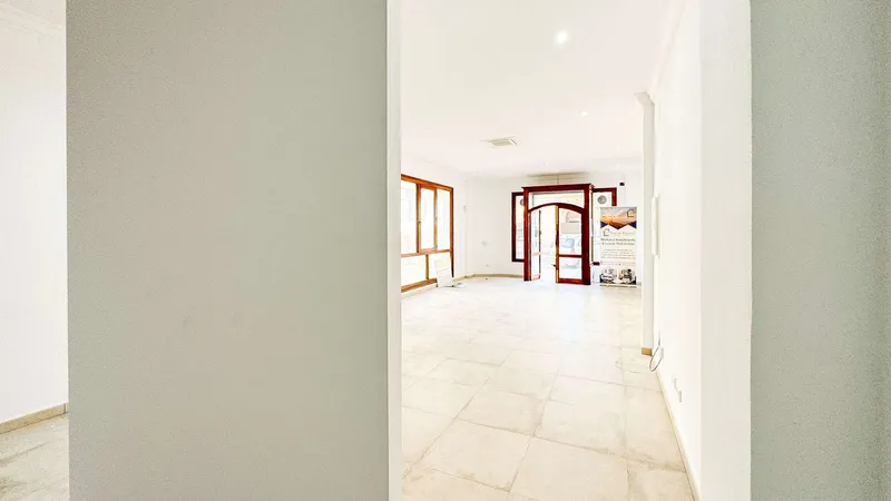 Top commercial premises in the center of Felanitx directly at the town hall — photo 8