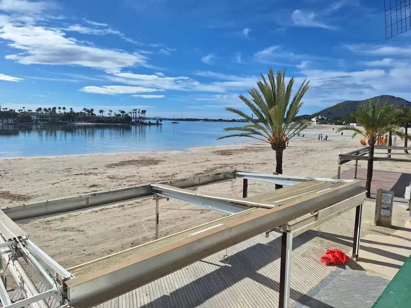 Magnificent apartment for sale on the first line of the sea. Two double bedrooms with possibility to create another, living room — photo 1