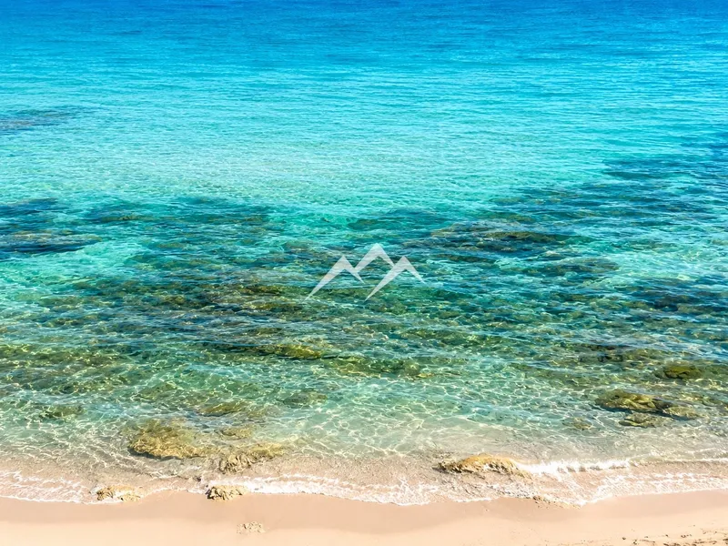Beachfront building in Mallorca — photo 8