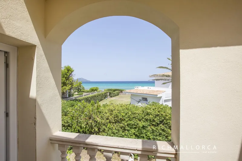 Deluxe villa with rental licence in Playa de Muro — photo 10