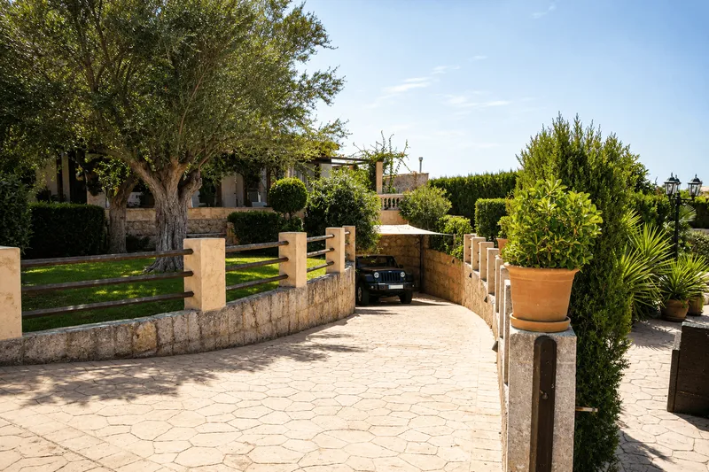 Spacious finca with 6 bedrooms, large garden, pool and generous cellar — photo 3