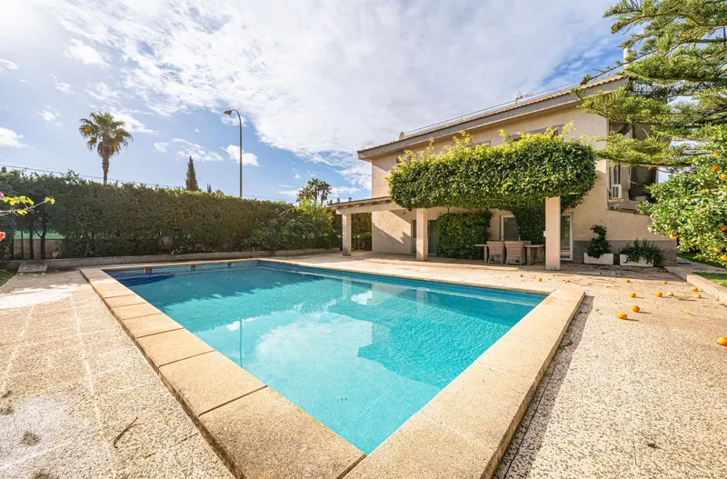 Detached chalet with pool in Las Palmeras urbanization — photo 7