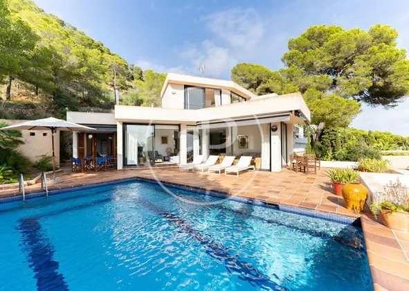 Detached house in Avenida del Pinar, Costa de los Pinos — photo 3