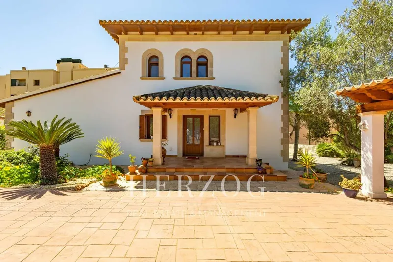 Mediterranean villa in Andratx with mountain views and idyllic garden — photo 3