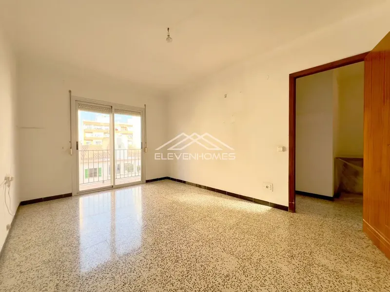 Located in the coveted area of Bonaire, this spacious fifth-floor apartment in a well-maintained building with elevator offers an opportunity — photo 11