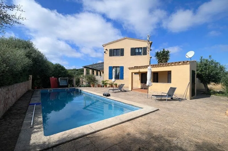 Sunny chalet with pool — photo 6
