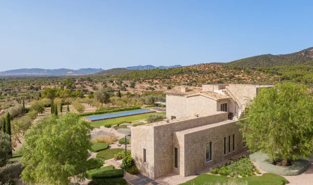 An Exclusive Estate in Santa Maria: Privacy, Tradition, and Contemporary Comfort — photo 6