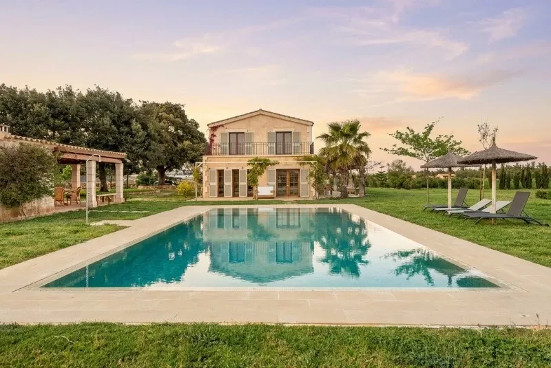 Fantastic country house in Llubí: elegance and nature combined — photo 1