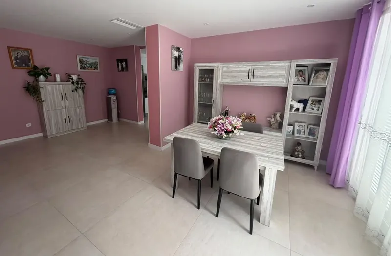 Ofrecemos en venta esta magnífica planta baja de 132 m2 construidos en una parcela de 301m2, situada en Palma, donde el espacio reformado y  — photo 5