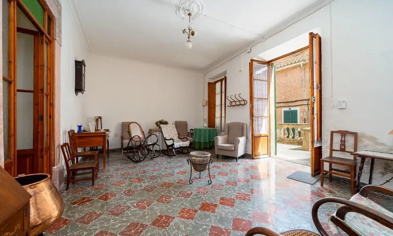 Townhouse with great potential in Santa Maria d... — photo 1