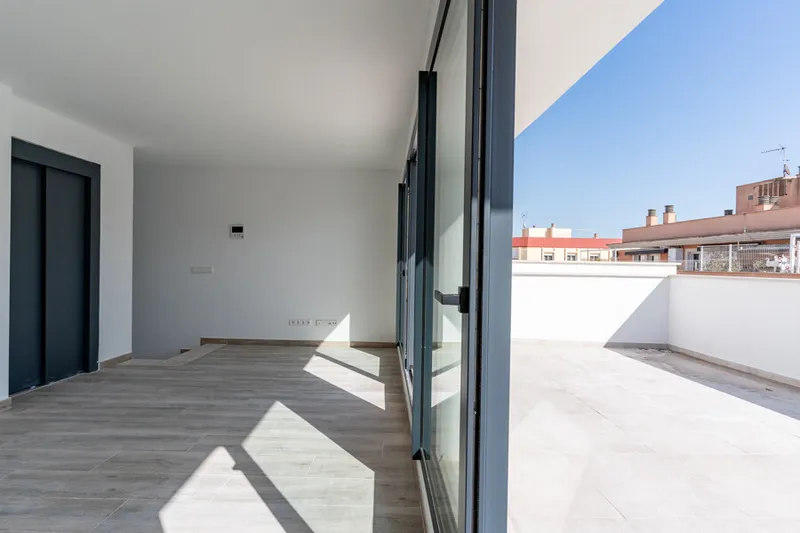 Unique Townhouse with Private Garage, Lift and Sea View in Portixol — photo 3