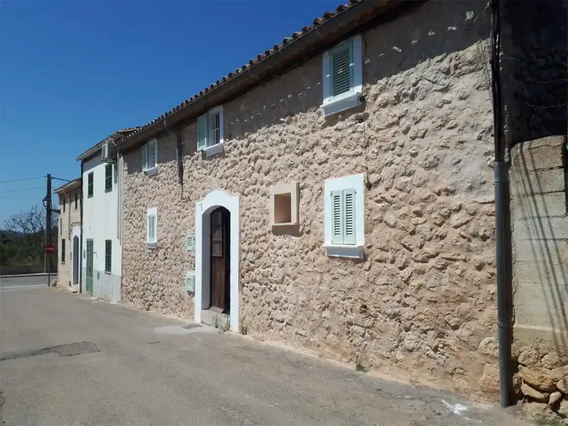 Preciosa casa típica mallorquina de 200 m2 con jardín y piscina en terreno de 638 m2 con fabulosos vistas a la Serra de Tramuntana. La casa — photo 3