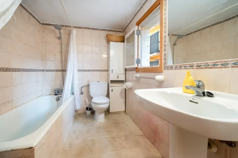Magnificent townhouse for sale in Andratx Pueblo, a property that stands out for its spaciousness, brightness and for having an attractive outdoor space — photo 11