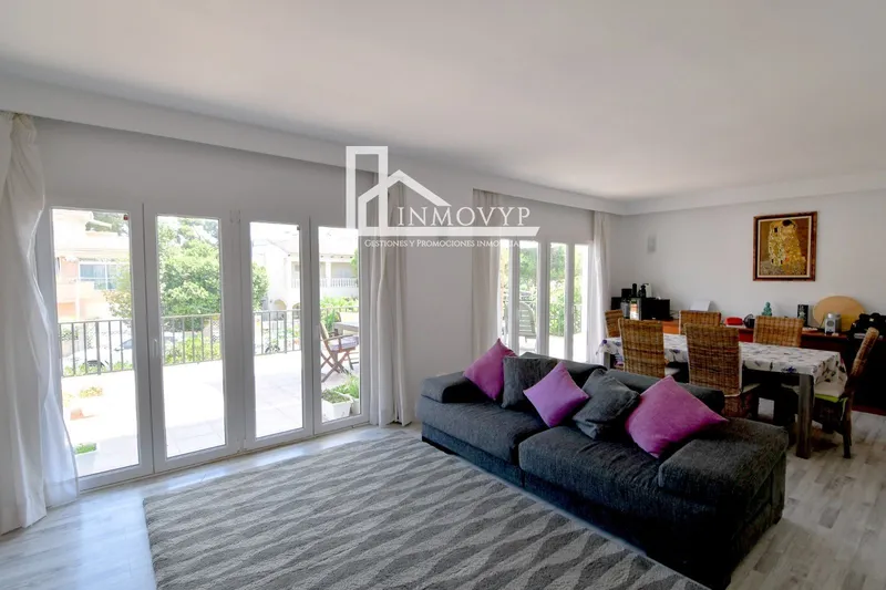 Penthouse — photo 1