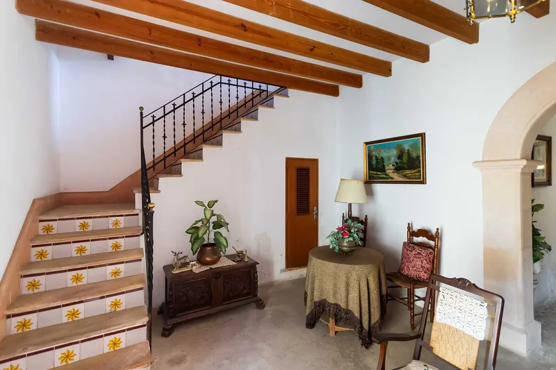 Sineu – Partially Renovated Village House for Expansion — photo 5