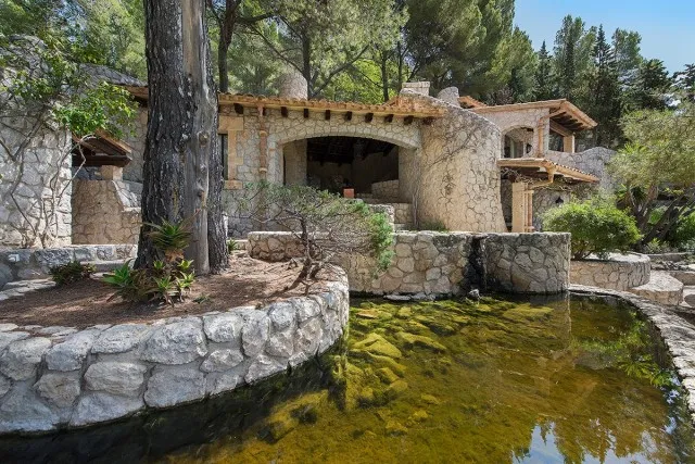 Sea view stone villa with extension license for sale in Formentor, Mallorca — photo 7