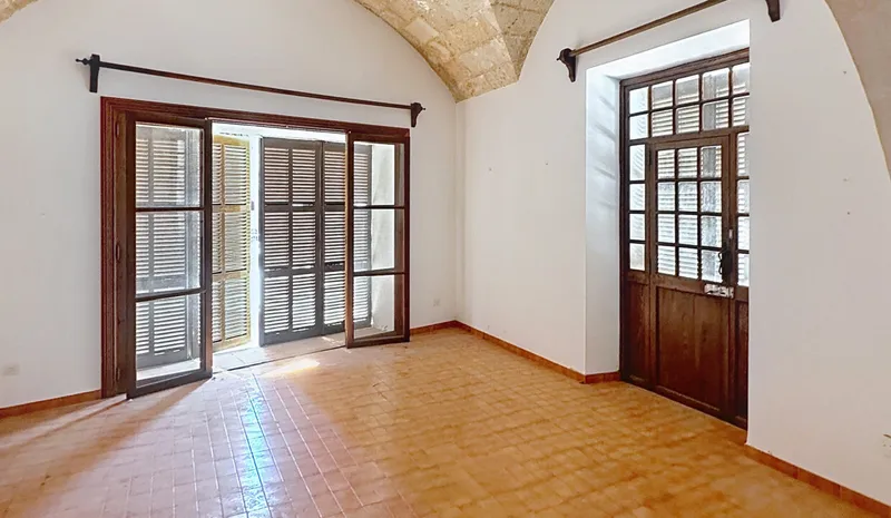 Colonial charm in the heart of the village of Son Servera: a historic house with a homely feel and potential for redevelopment — photo 1