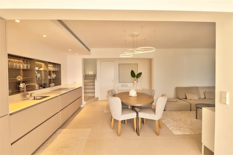 Buy a stylish duplex with a private Balinese garden in Santa Ponsa — photo 5