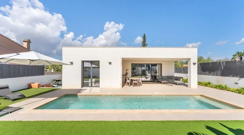 Contemporary single-level luxury villa for sale in Marratxí — photo 1