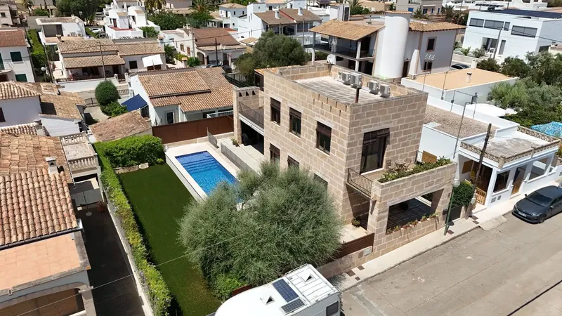 Discover this modern and bright home in Sa Ràpita, ideal for those seeking a quiet and comfortable home to live in all year round — photo 2
