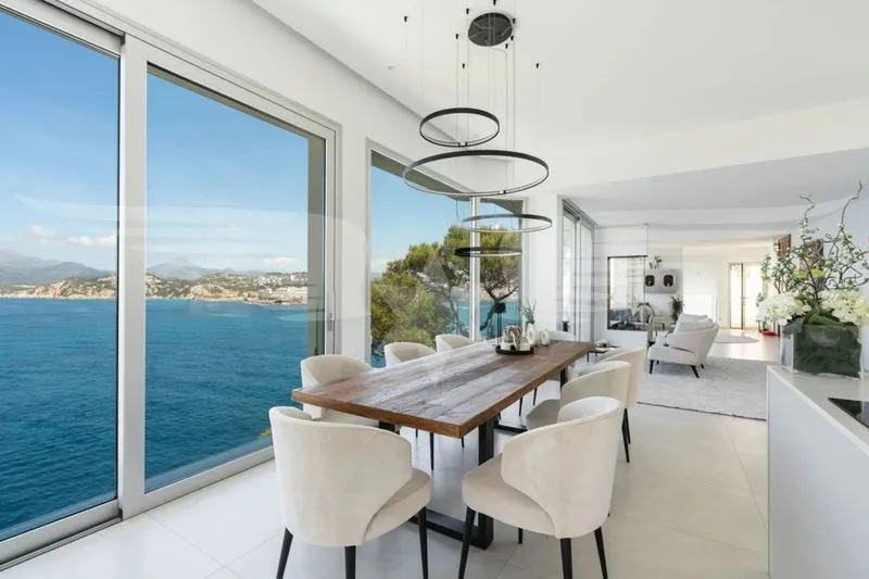 Santa Ponca: Frontline Villa with Direct Ocean Access — photo 10