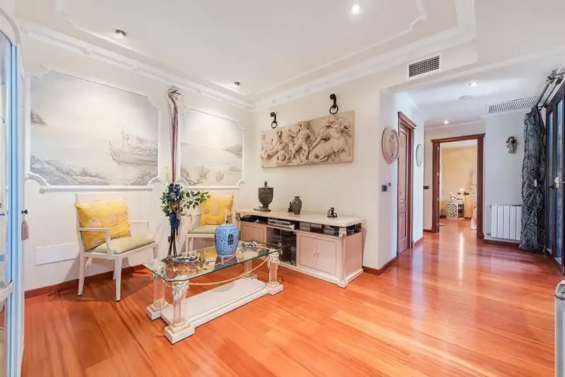 Built in 2003, this impressive property is situated on a corner plot in an elevated position, allowing impressive views — photo 11