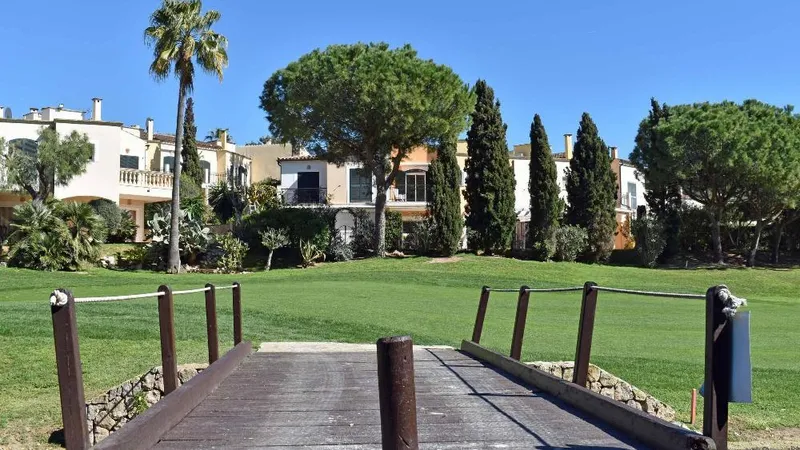 Charming terraced house a few minutes walk from the beach in Camp de Mar — photo 2