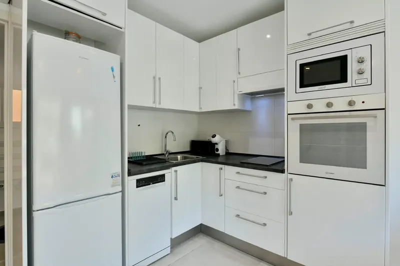 Discover this cozy apartment in one of the best areas of Paguera, ideal for a temporary stay in Mallorca — photo 9
