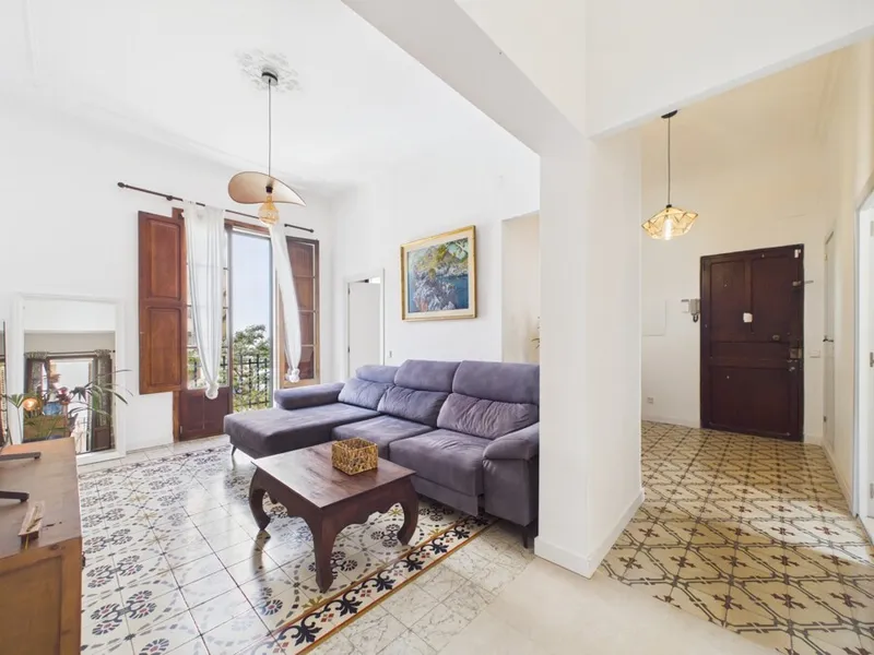 Beautiful Two-Bedroom Apartment on Avenida Argentina - Temporary Contract — photo 1