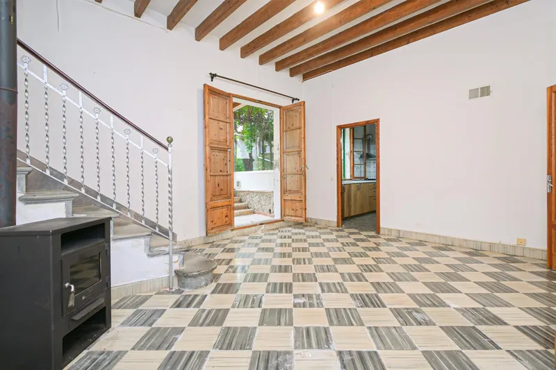 Village house in the center of Costitx with renovation potential — photo 5