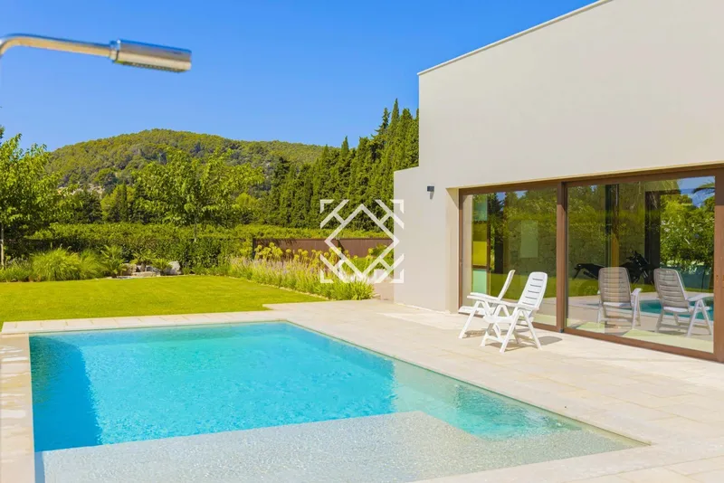 Exclusive modern villa for sale in Crestatx, with stunning views of the Tramuntana mountains and close proximity to Pollensa. — photo 2