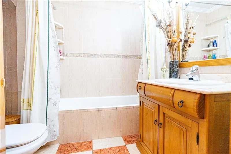 Approx. 102 m² apartment in Arenal, Palma — photo 10